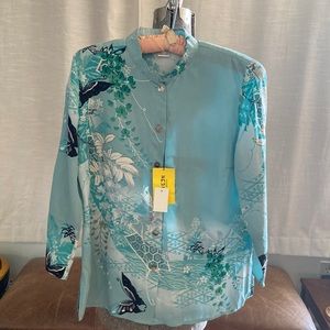 Citron Santa Monica 100% Silk Butterfly Blouse. New with tags. Size Small
